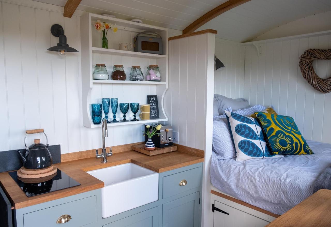 Luxury Shepherd'S Hut On Flower Farm With Outdoor Bath In Mid Cornwall ทรูโร ภายนอก รูปภาพ