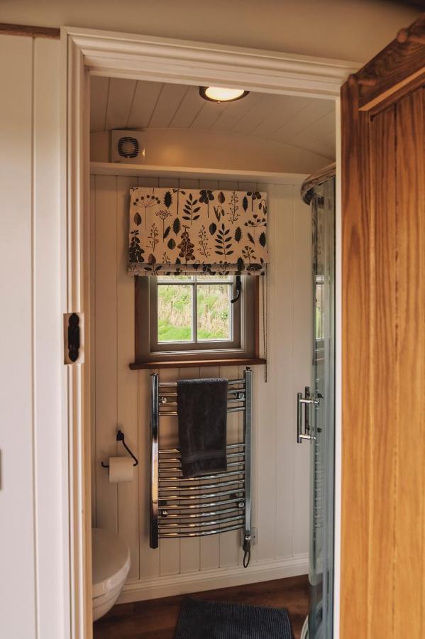 Luxury Shepherd'S Hut On Flower Farm With Outdoor Bath In Mid Cornwall ทรูโร ภายนอก รูปภาพ